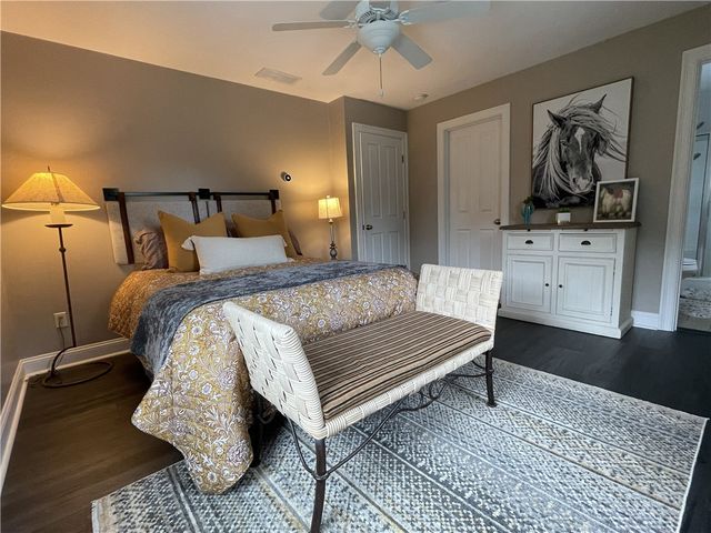 80 Preston Drive, Warwick, RI 02886