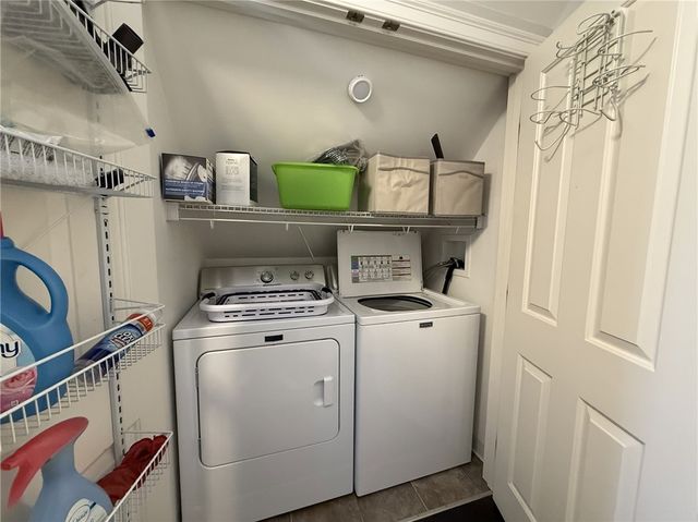 80 Preston Drive, Warwick, RI 02886