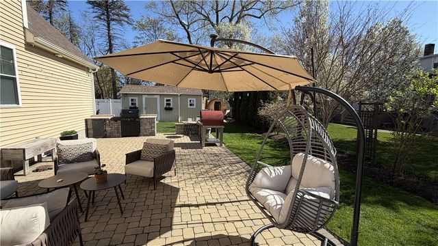 80 Preston Drive, Warwick, RI 02886