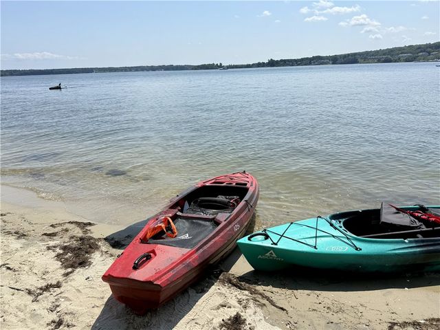 80 Preston Drive, Warwick, RI 02886