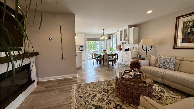 80 Preston Drive, Warwick, RI 02886