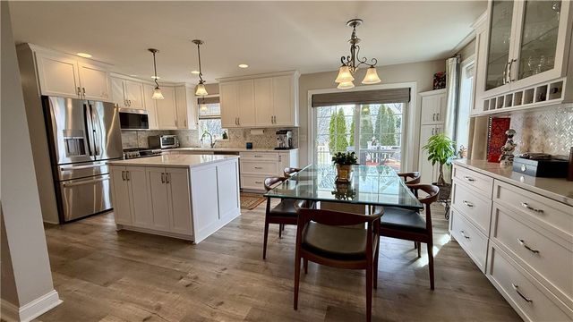 80 Preston Drive, Warwick, RI 02886