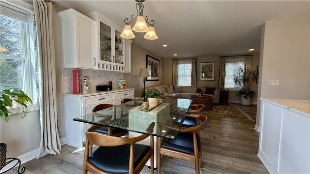 80 Preston Drive, Warwick, RI 02886