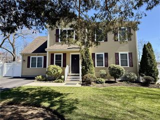 80 Preston Drive, Warwick, RI 02886