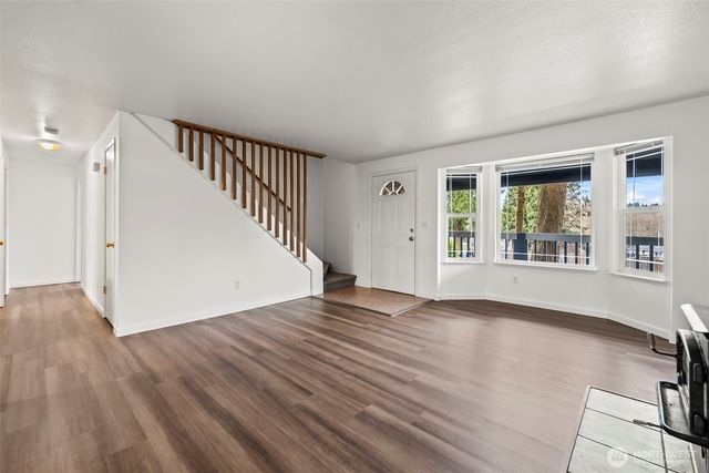 7505 Bridge Place NE, Bremerton, WA 98311