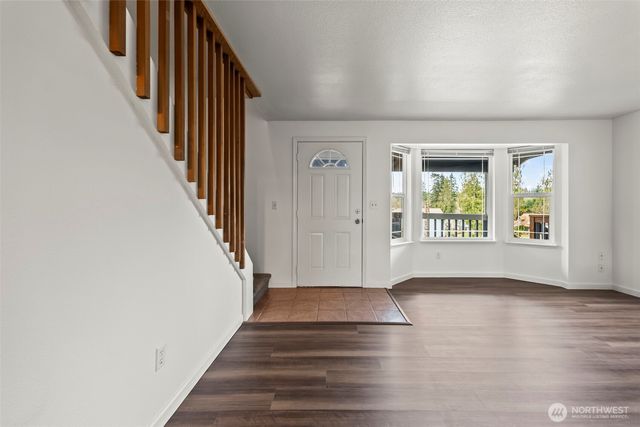 7505 Bridge Place NE, Bremerton, WA 98311