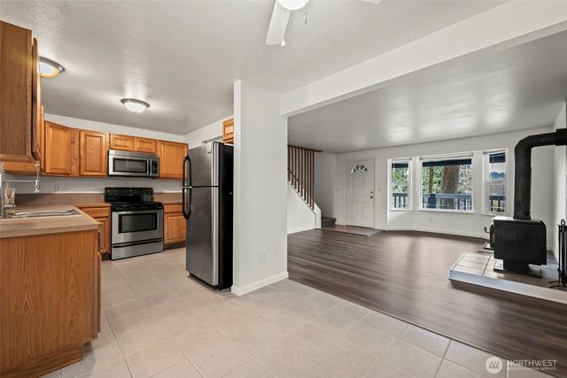 7505 Bridge Place NE, Bremerton, WA 98311