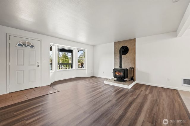 7505 Bridge Place NE, Bremerton, WA 98311