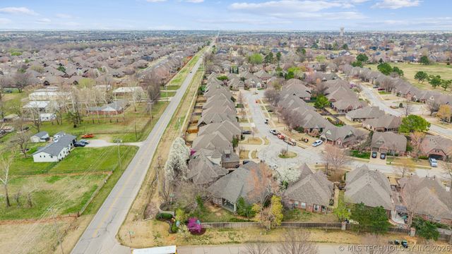 9904 E 90th Court North, Owasso, OK 74055