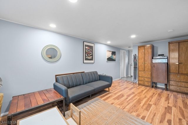 760 Grove St, Clifton City, NJ 07013