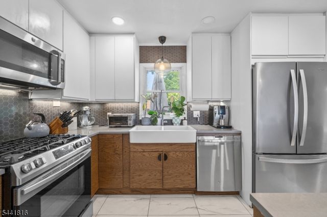 760 Grove St, Clifton City, NJ 07013
