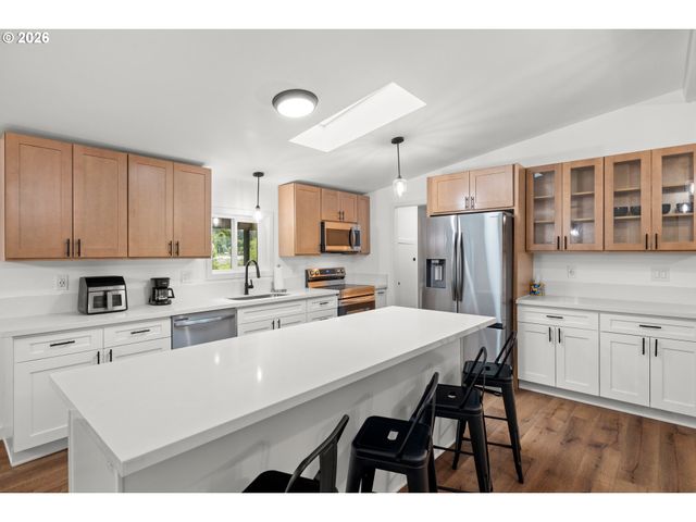 8420 Se OAK ACRES Ct, Clackamas, OR 97015