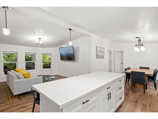 8420 Se OAK ACRES Ct, Clackamas, OR 97015
