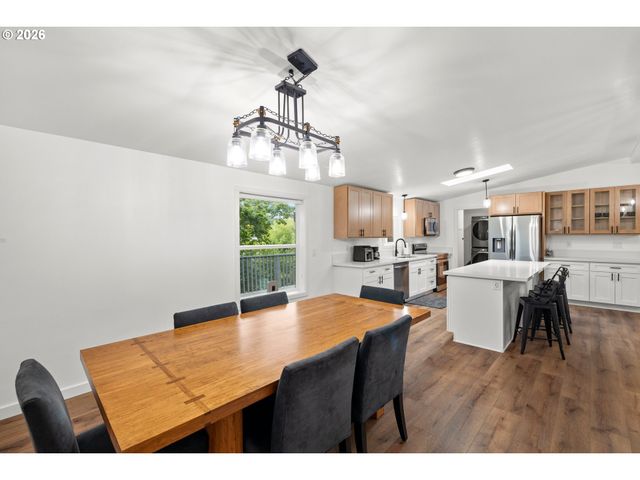 8420 Se OAK ACRES Ct, Clackamas, OR 97015