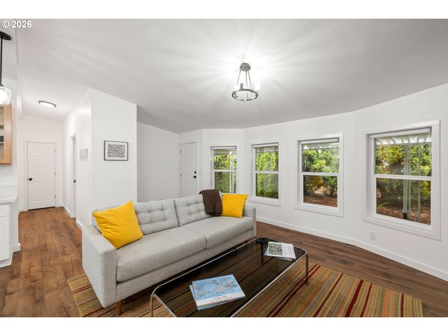8420 Se OAK ACRES Ct, Clackamas, OR 97015