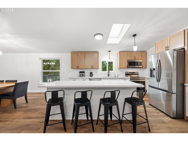 8420 Se OAK ACRES Ct, Clackamas, OR 97015