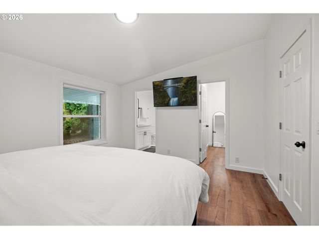 8420 Se OAK ACRES Ct, Clackamas, OR 97015