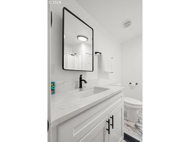 8420 Se OAK ACRES Ct, Clackamas, OR 97015
