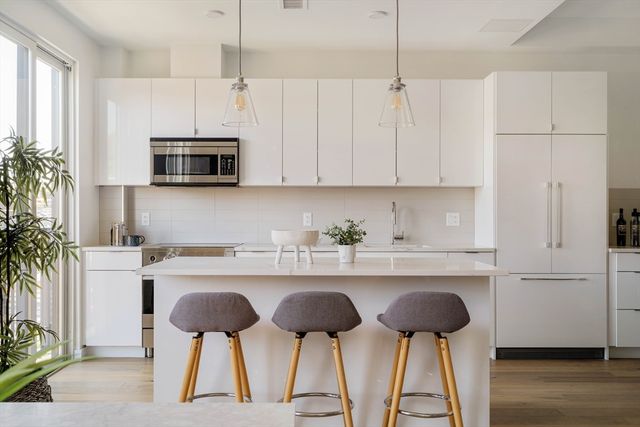 97 Elmwood Street 313, Cambridge, MA 02140