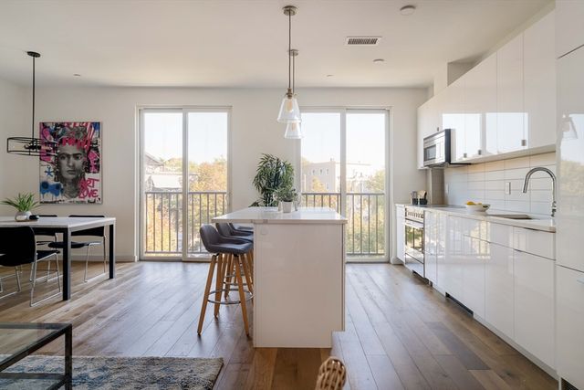 97 Elmwood Street 313, Cambridge, MA 02140