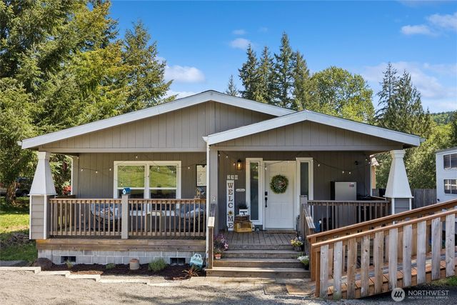 230 Home Town Drive, Kelso, WA 98626