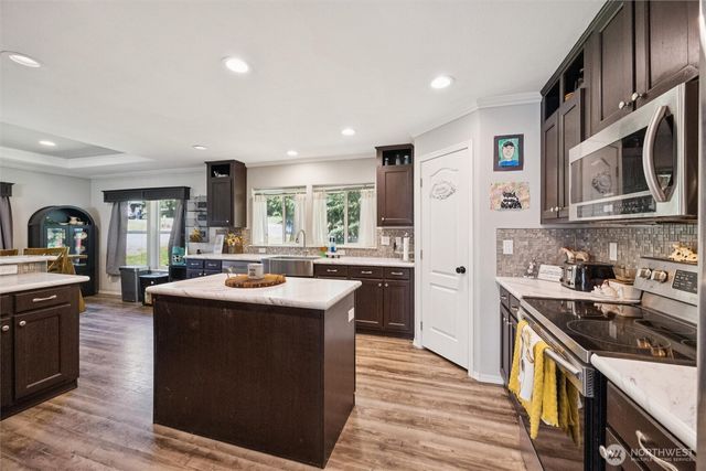 230 Home Town Drive, Kelso, WA 98626