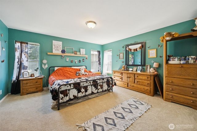 230 Home Town Drive, Kelso, WA 98626