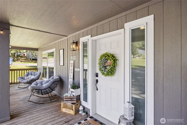 230 Home Town Drive, Kelso, WA 98626