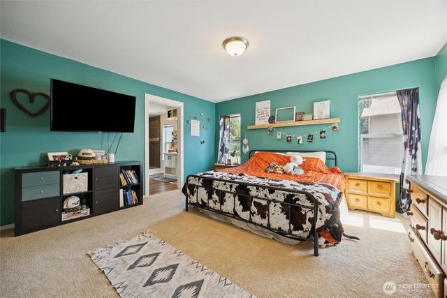 230 Home Town Drive, Kelso, WA 98626