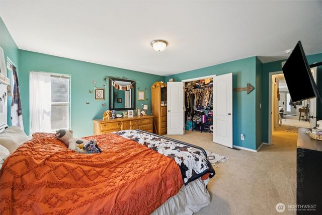 230 Home Town Drive, Kelso, WA 98626