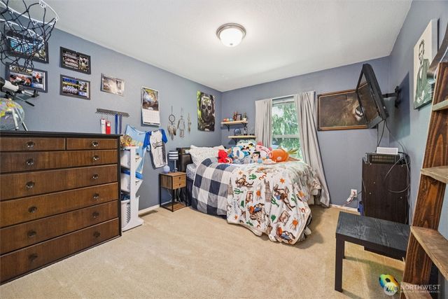 230 Home Town Drive, Kelso, WA 98626