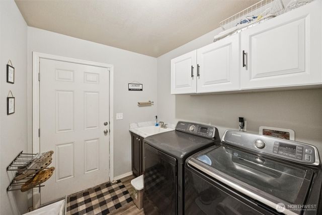 230 Home Town Drive, Kelso, WA 98626