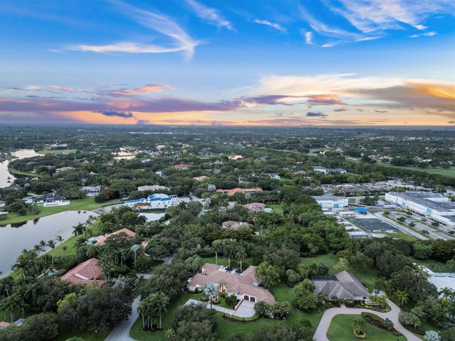 2825 Hackney Road, Weston, FL 33331