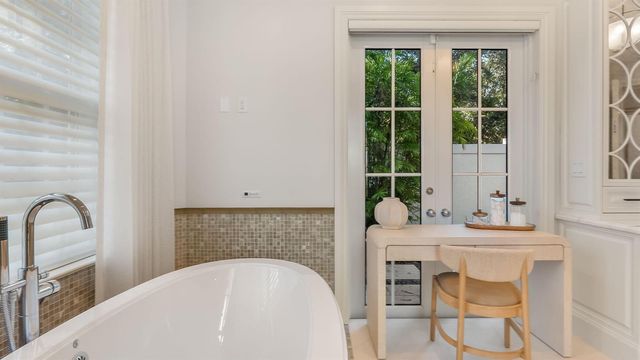 2825 Hackney Road, Weston, FL 33331