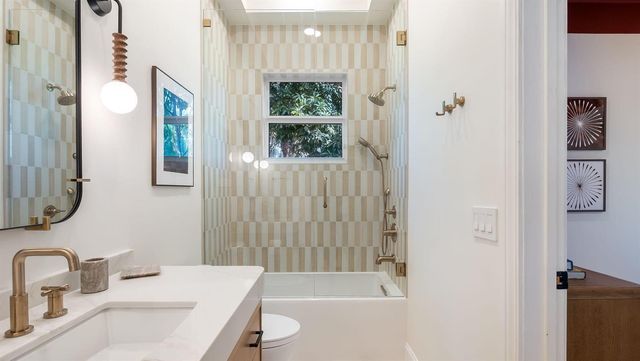 2825 Hackney Road, Weston, FL 33331