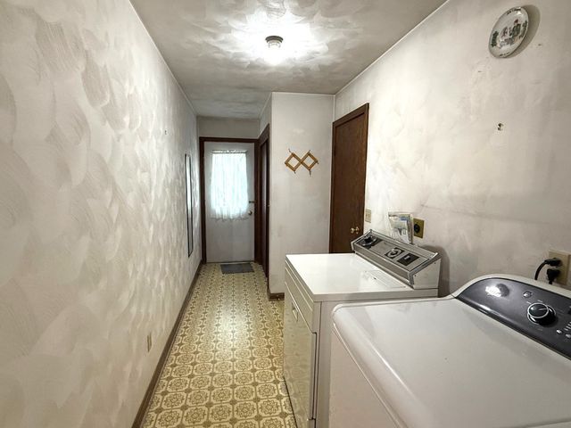 1130 SAINT ANN Drive, Erie, PA 16509