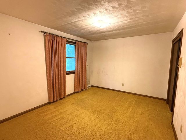 1130 SAINT ANN Drive, Erie, PA 16509