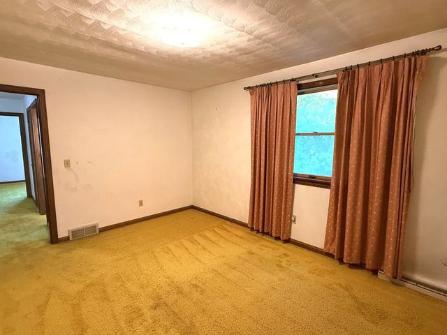 1130 SAINT ANN Drive, Erie, PA 16509