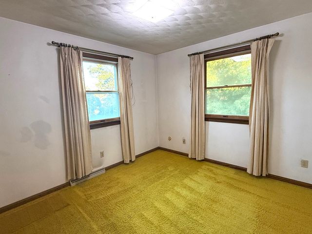 1130 SAINT ANN Drive, Erie, PA 16509