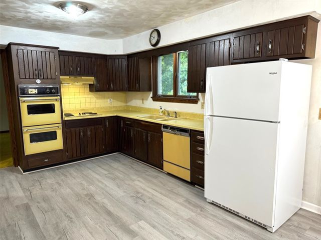 1130 SAINT ANN Drive, Erie, PA 16509