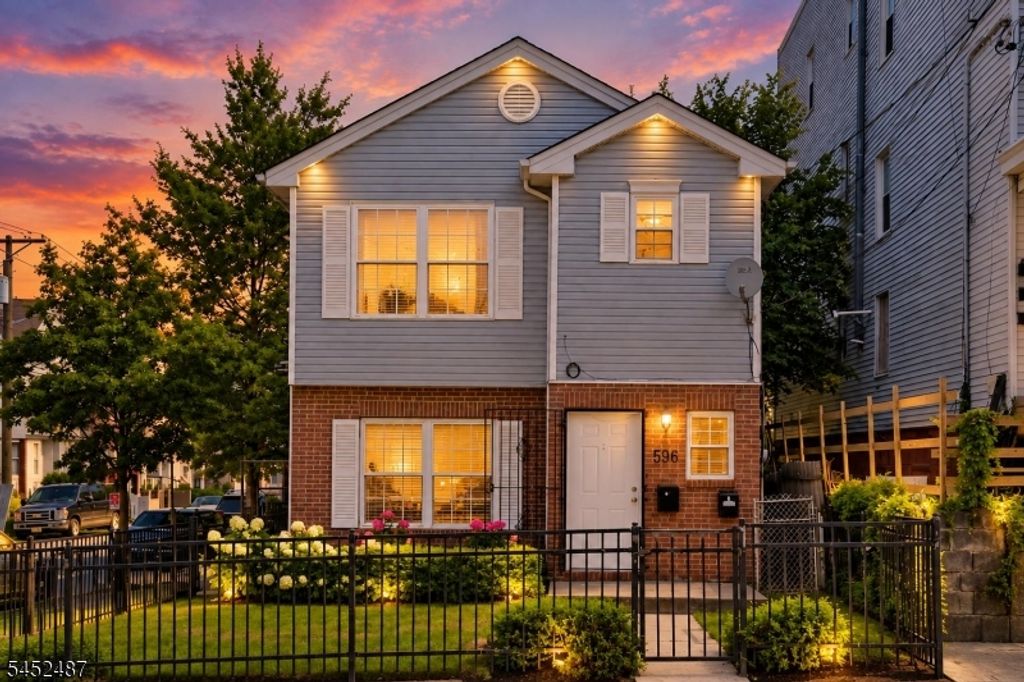 586 15Th Ave, Newark City, NJ 07103 — photo 2
