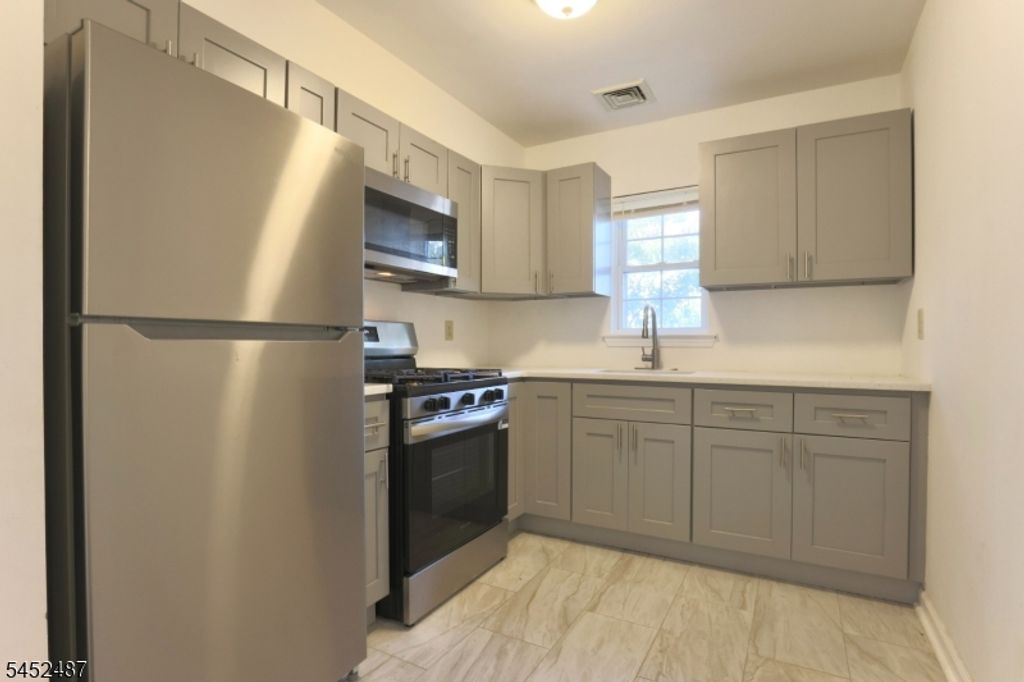586 15Th Ave, Newark City, NJ 07103 — photo 3