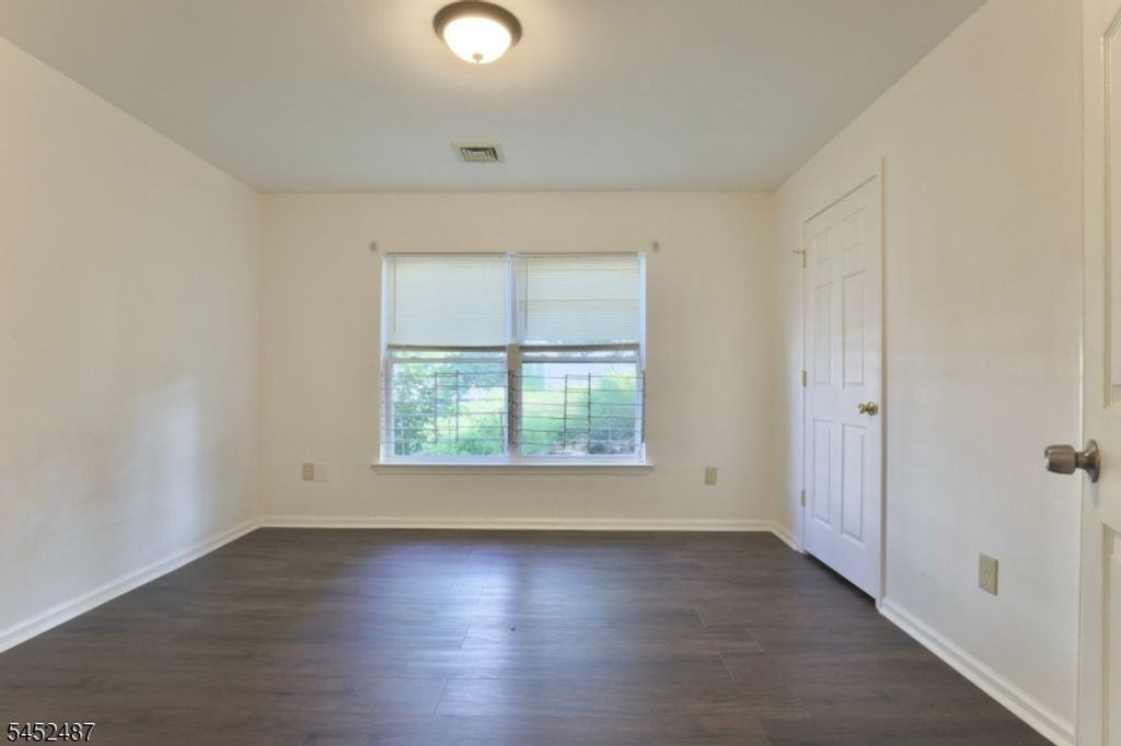 586 15Th Ave, Newark City, NJ 07103 — photo 4