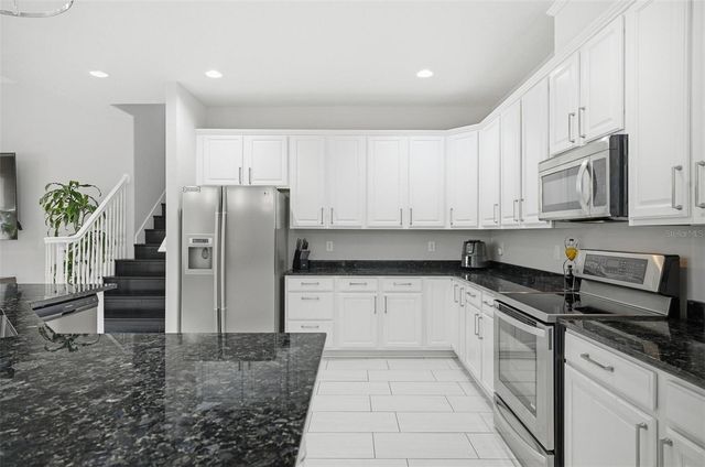 2914 LEE SHORE LOOP, Orlando, FL 32820