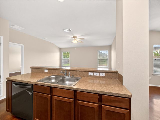 1480 Twin CV, Kyle, TX 78640