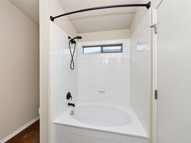 1480 Twin CV, Kyle, TX 78640