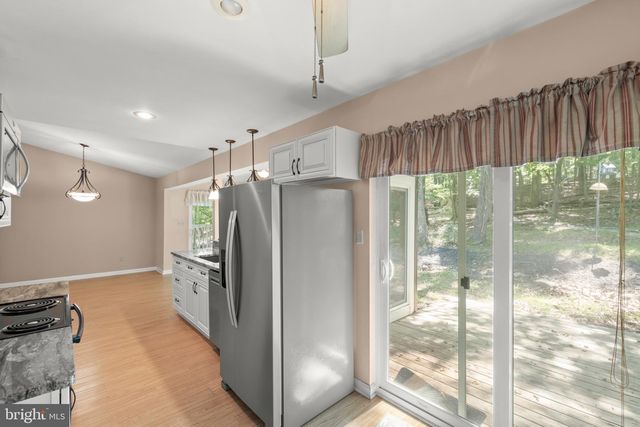 296 SOUR MASH RD, Harpers Ferry, WV 25425