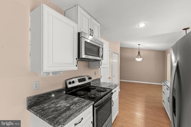 296 SOUR MASH RD, Harpers Ferry, WV 25425