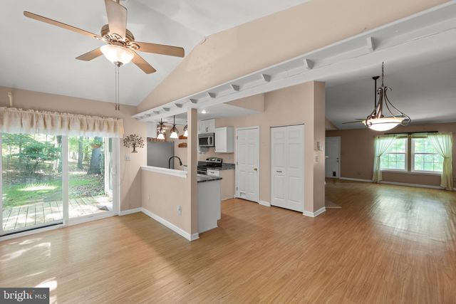 296 SOUR MASH RD, Harpers Ferry, WV 25425