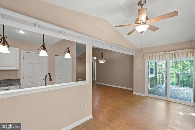 296 SOUR MASH RD, Harpers Ferry, WV 25425